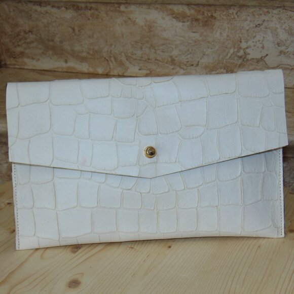 H " To Honor Them " Oversized White Leather Reptilian Croc Flap Envelope Clutch - Picture 2 of 10